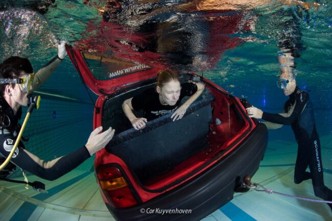 Auto te water-ontsnappen-wat te doen-Quest