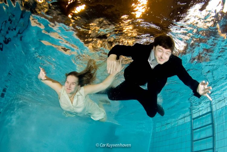 Trash the dress onderwaterfotoshoot