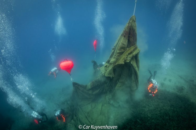 Ghost Diving duikers-schoonmaakactie-Ithaka